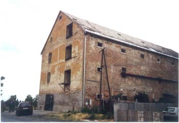 Les bâtiments de la métairie de Kismegyer aujourd'hui. Photo : Ouvrard.